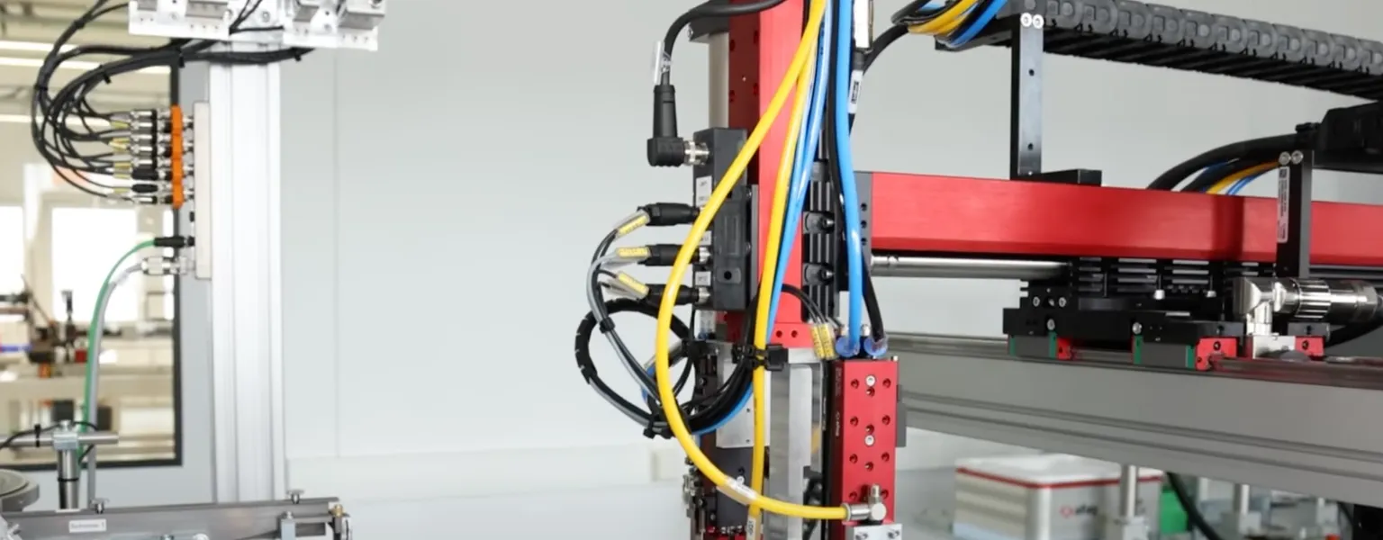 Afag Solutions - Provision of inserts for a plastic injection molding machine