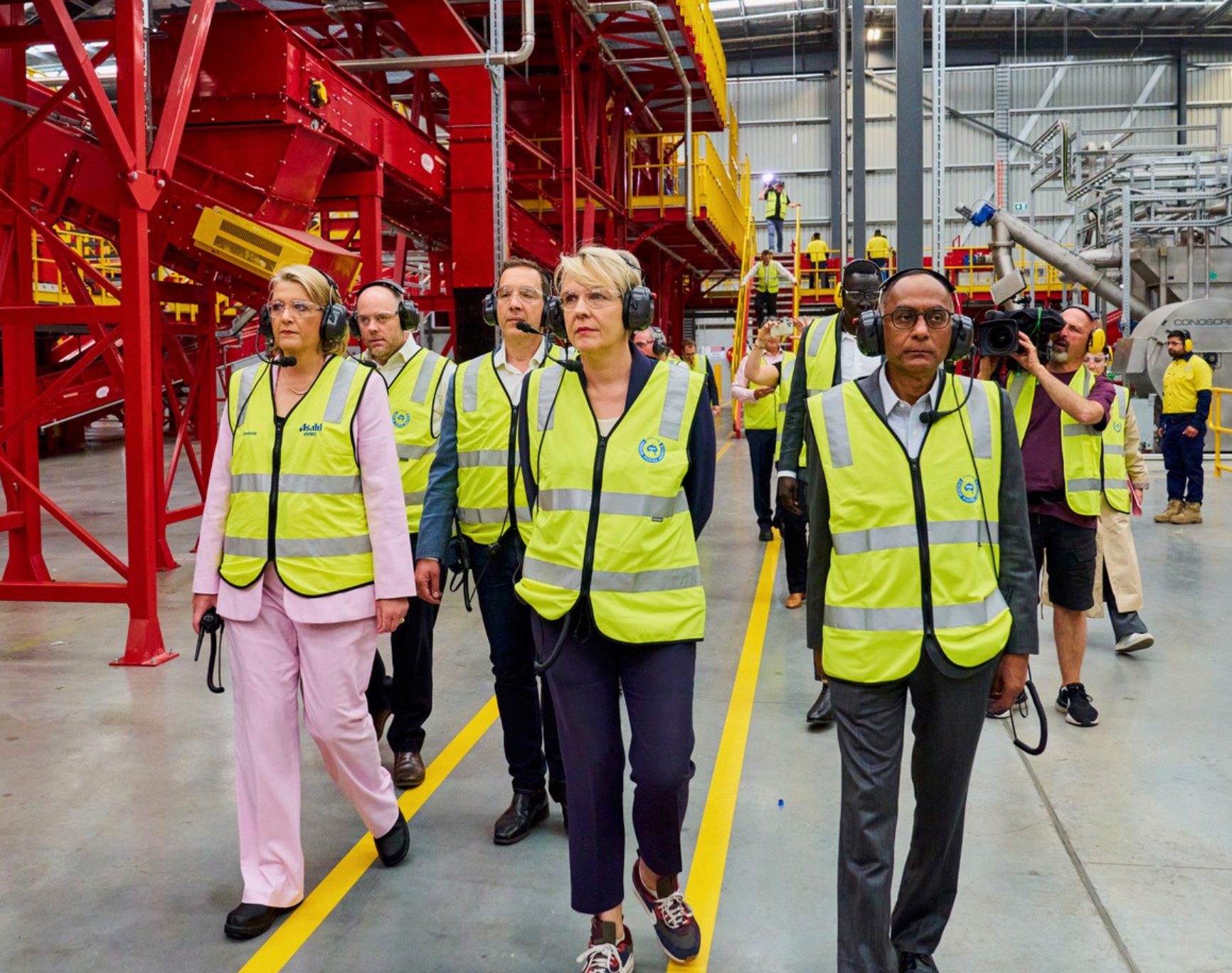 Melbourne welcomes Victorias largest PET plastic recycling plant