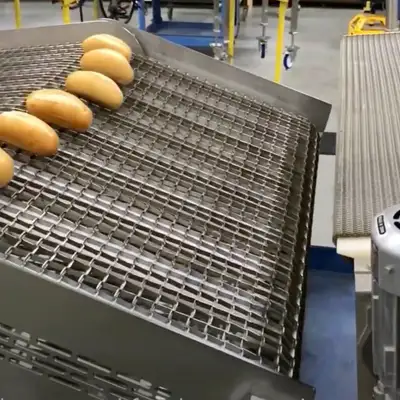 Multi-Conveyor pivoting sanitary wire mesh bakery reject conveyor