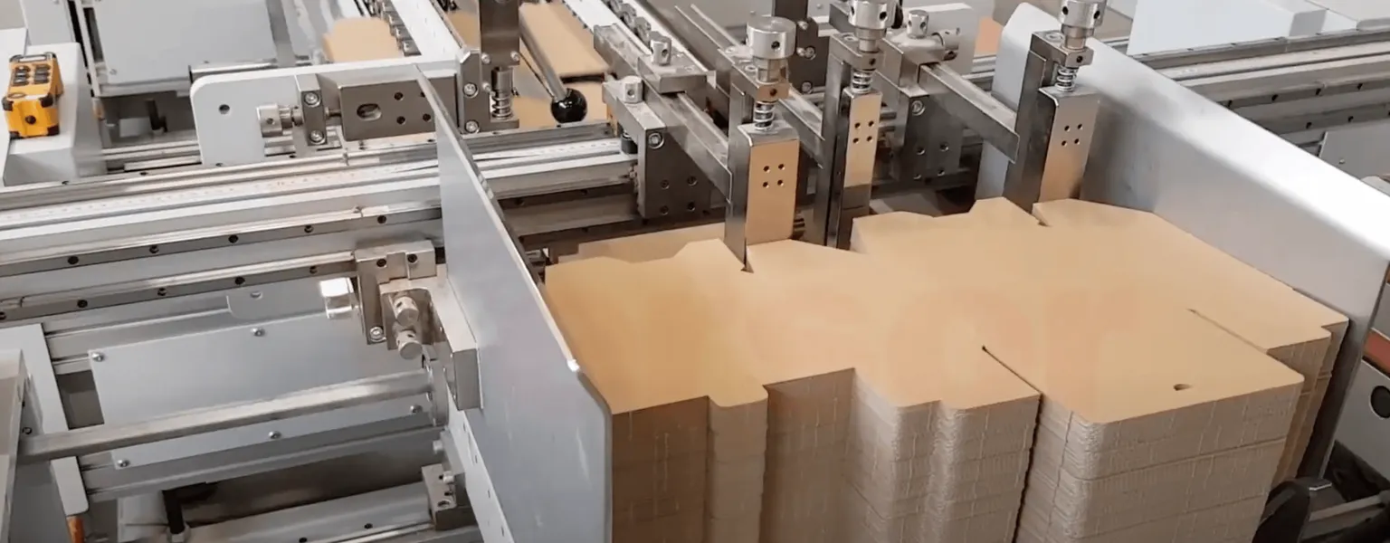 VERSOR ENGINEERING VARIO machine with packaging tunnel