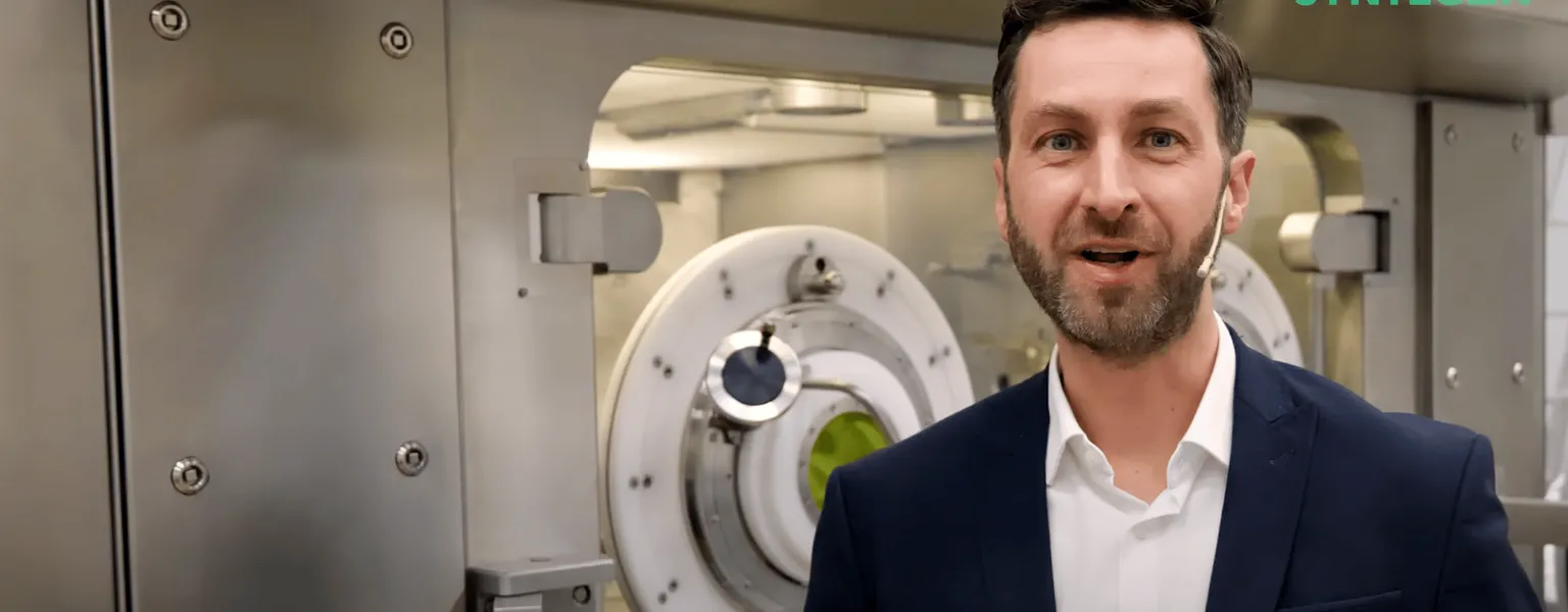 Syntegon – Robotic and automation of Versynta microBatch